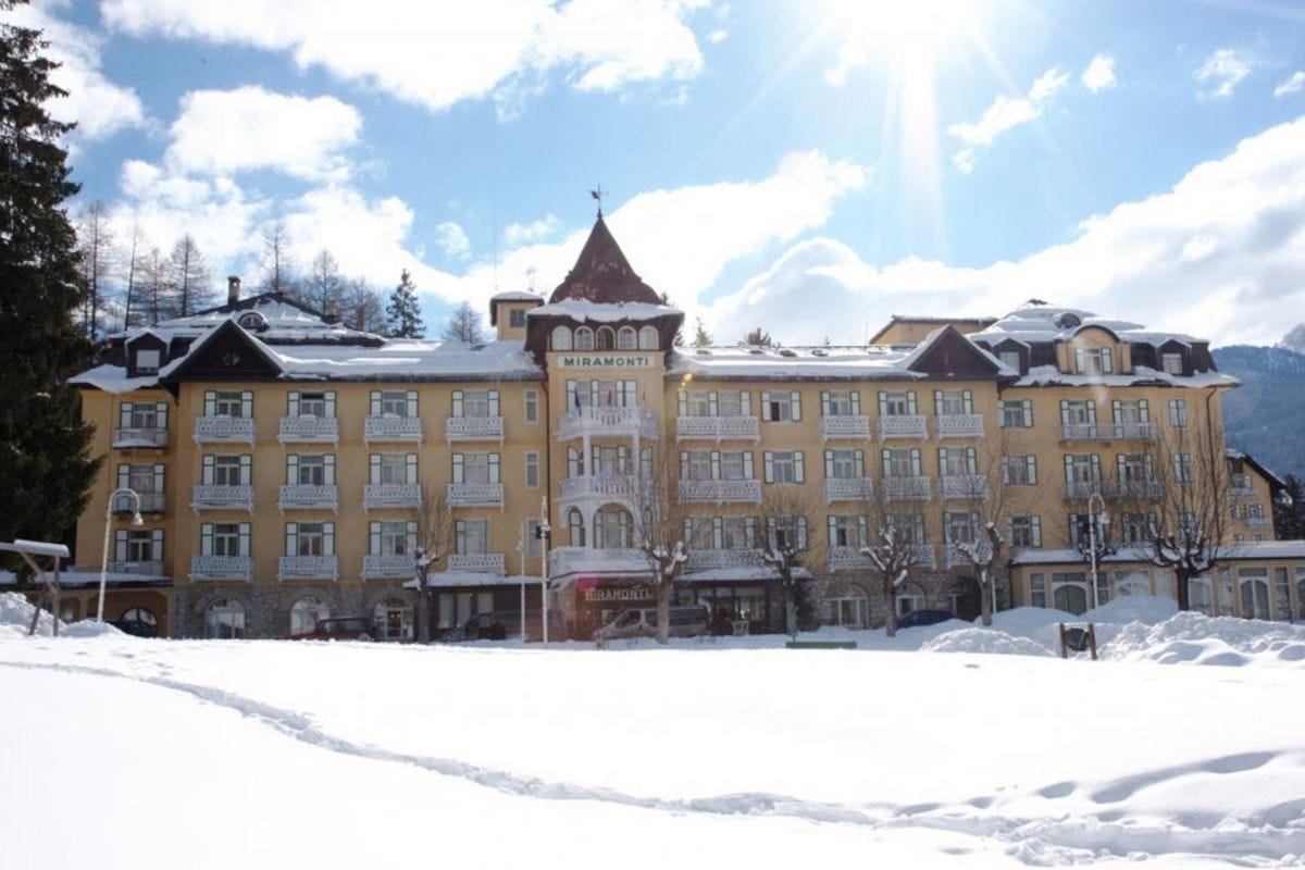 Cortina chiude lo storico hotel Miramonti